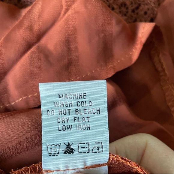 New! Haute Monde Rust Orange Sheer Lace High Neck Peplum Blouse Top 35162 - Picture 15 of 15